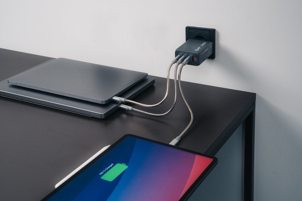 Verbatim GNC-240 240W 4-Port GaN Wall Charger - Tech Syndicate
