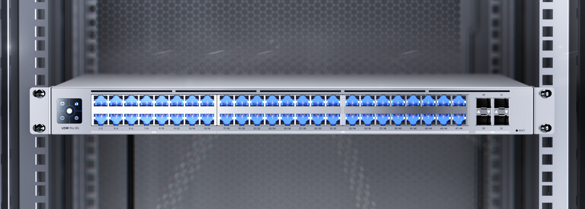 Ubiquiti UniFi Switch Pro XG 48 - 32x10GbE, 16x2.5GbE, 4x25G SFP28