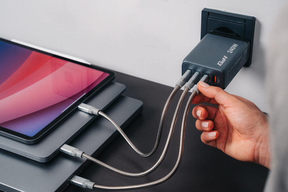 Verbatim GNC-240 240W 4-Port GaN Wall Charger - Tech Syndicate