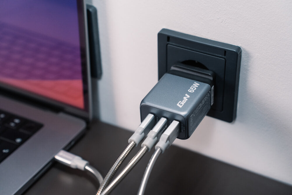 Verbatim GNC-65 65W GaN Wall Charger - 2x USB-C PD, USB-A QC3 - Tech Syndicate