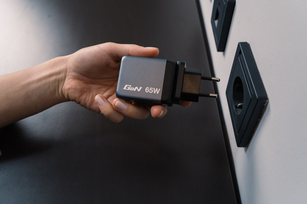 Verbatim GNC-65 65W GaN Wall Charger - 2x USB-C PD, USB-A QC3 - Tech Syndicate