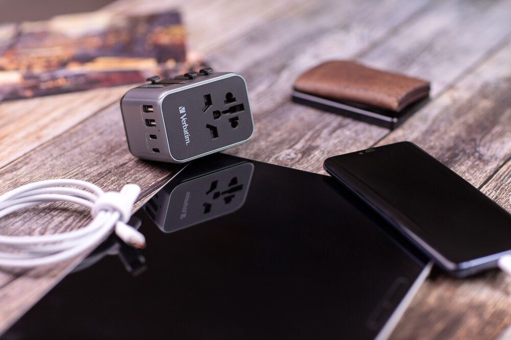 Verbatim UTA-03 Universal Travel Adapter 30W USB-C PD QC 3.0 - Tech Syndicate