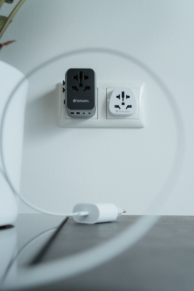 Verbatim UTA-03 Universal Travel Adapter 30W USB-C PD QC 3.0 - Tech Syndicate