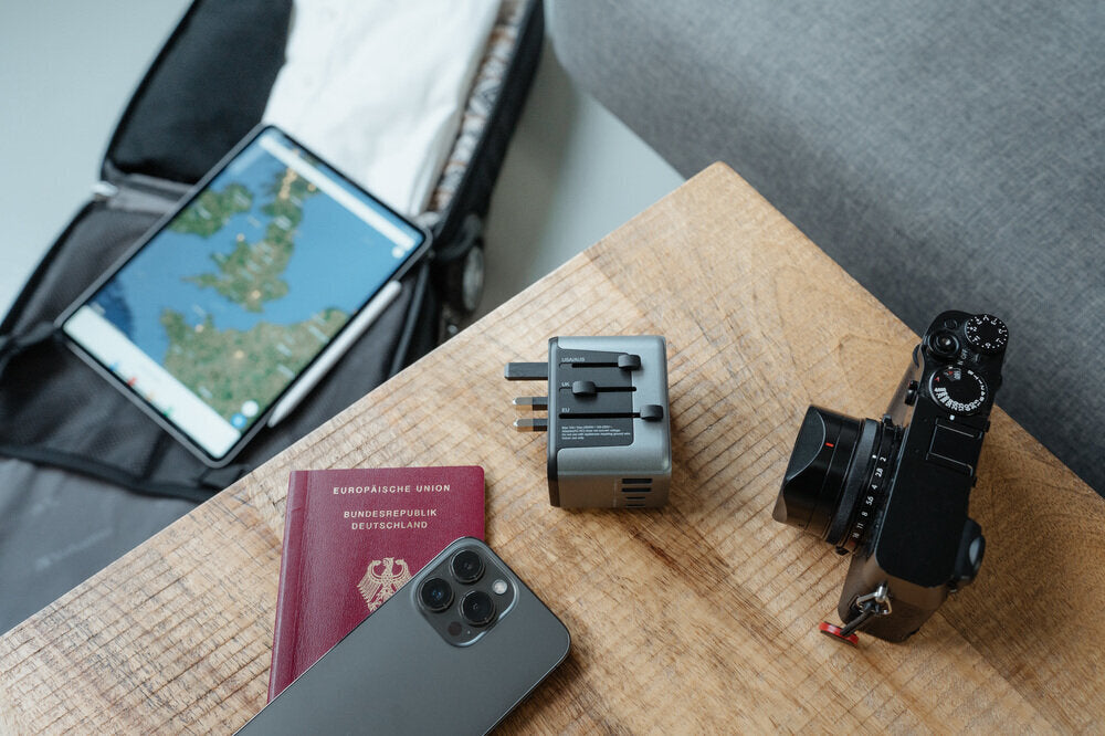 Verbatim UTA-03 Universal Travel Adapter 30W USB-C PD QC 3.0 - Tech Syndicate