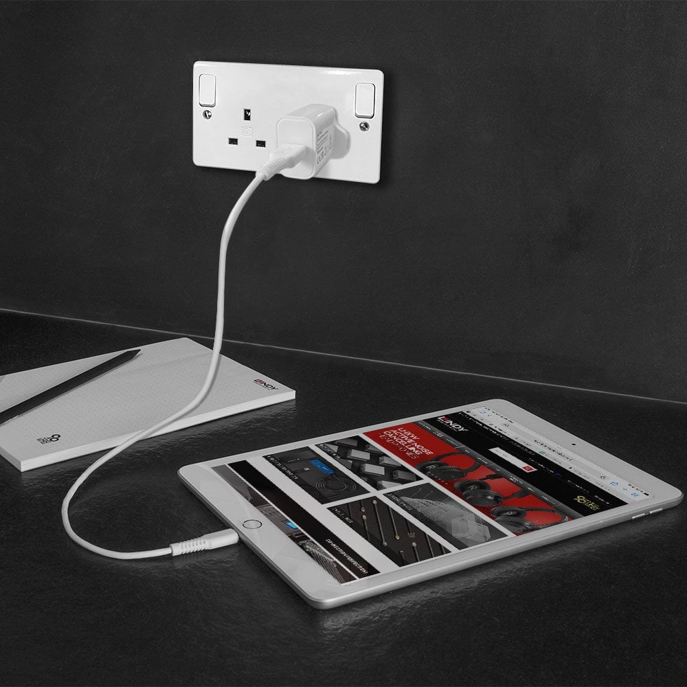 LINDY 73415 18W USB Type A Fast Charger - UK Plug