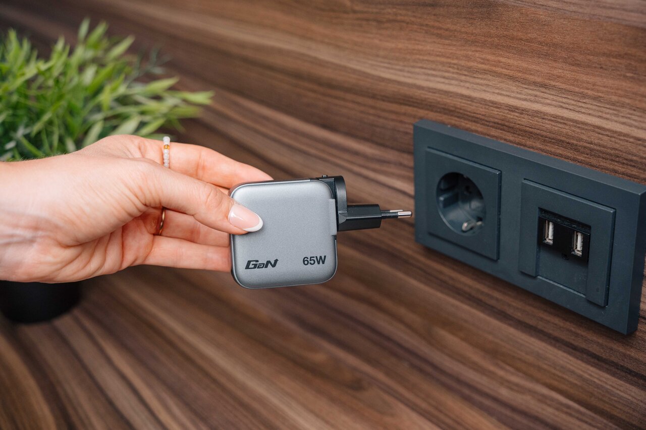 Gan Charger With Display 30238 July 2026 Df 3